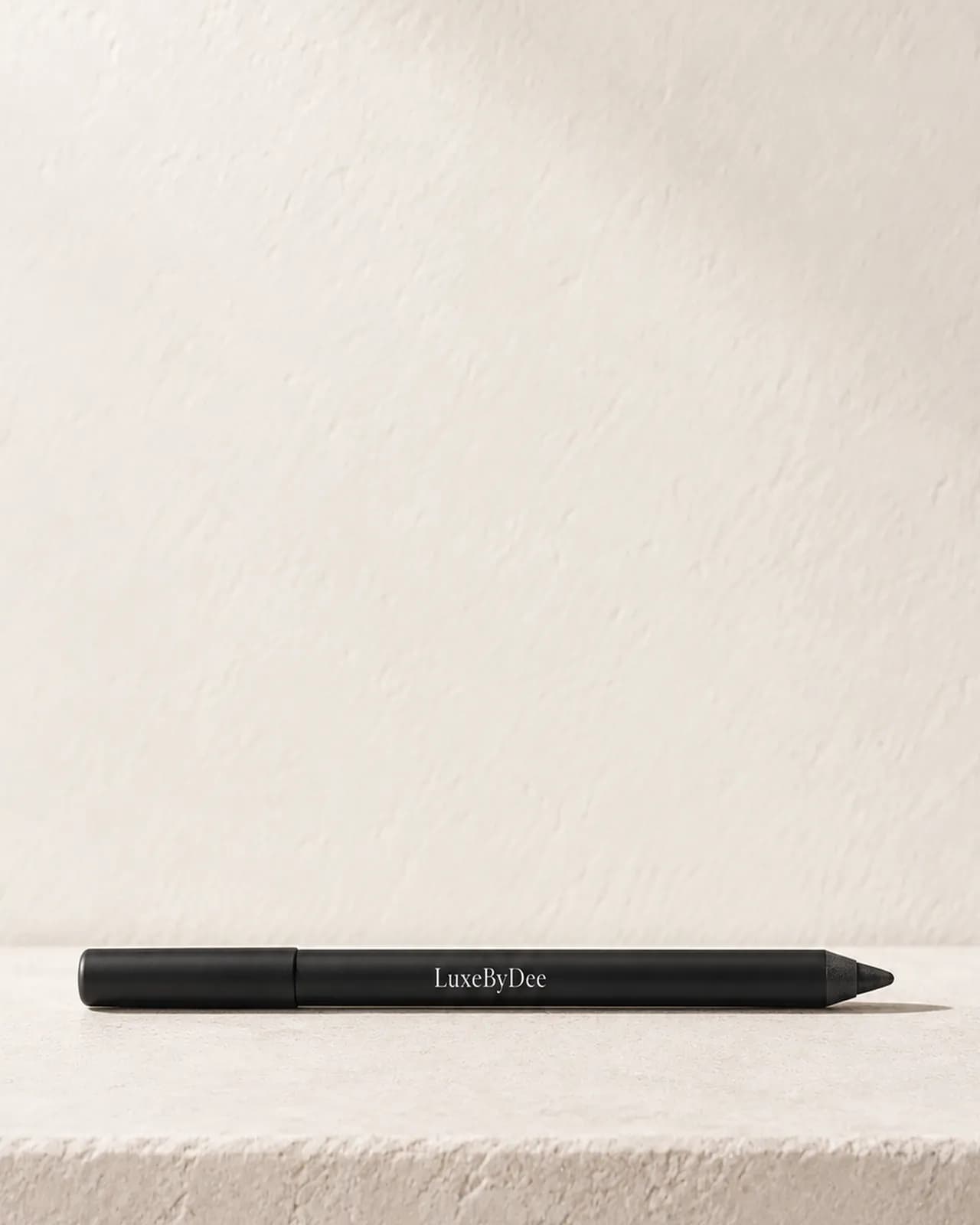 Hairline, 01 Black